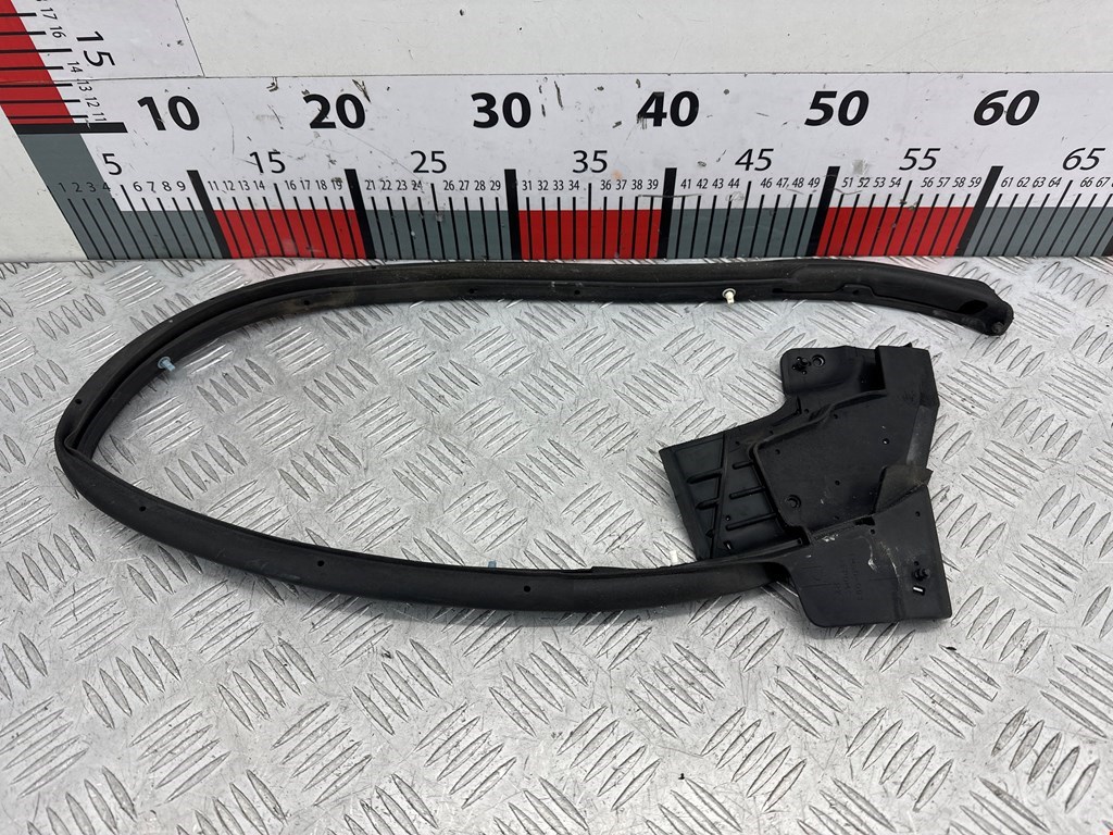 Уплотнитель двери TESLA Model S I 2012-н.в.
