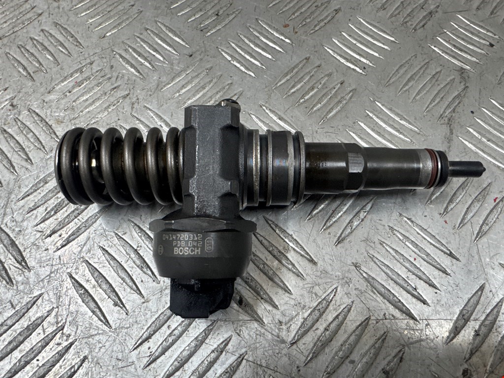 Форсунка дизельная электрическая VOLKSWAGEN Passat B6 2005-2011