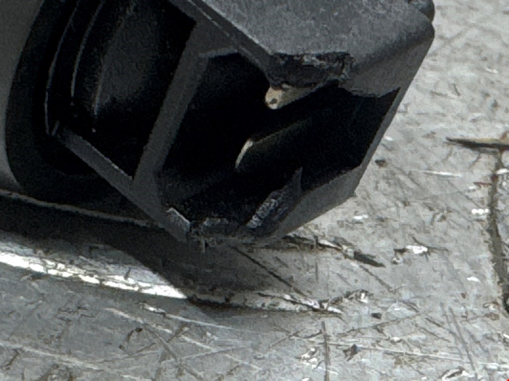 Форсунка дизельная электрическая VOLKSWAGEN Passat B6 2005-2011