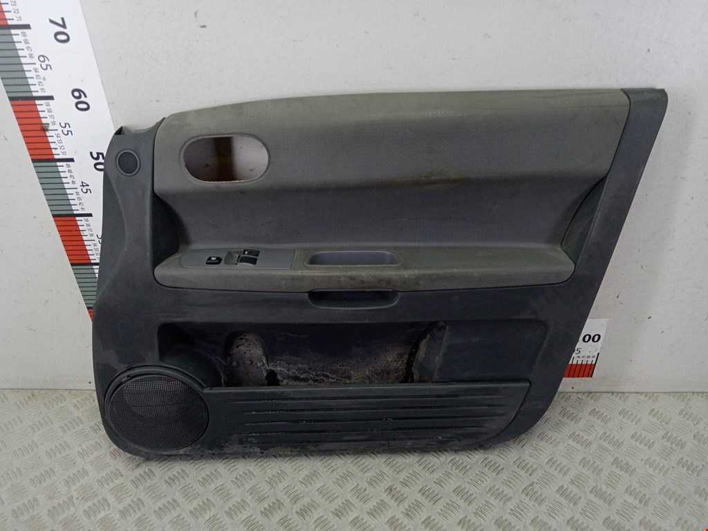 Обшивка двери передняя правая MITSUBISHI Colt Z3 2003-2012
