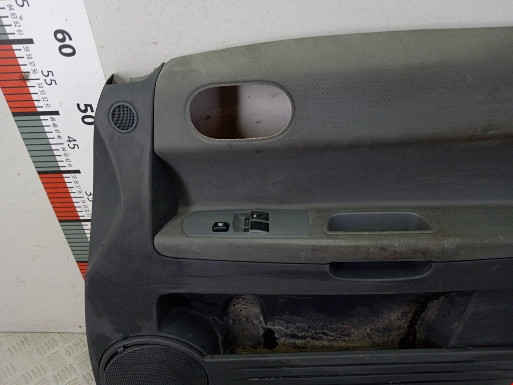 Обшивка двери передняя правая MITSUBISHI Colt Z3 2003-2012
