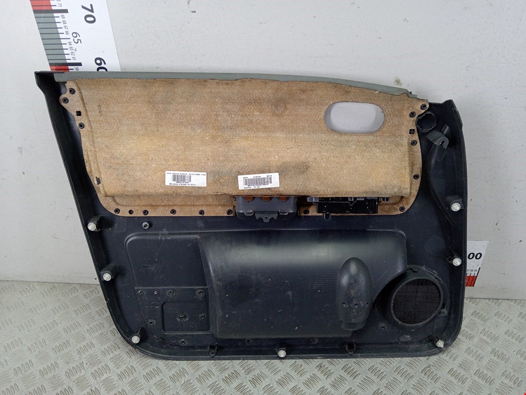 Обшивка двери передняя правая MITSUBISHI Colt Z3 2003-2012