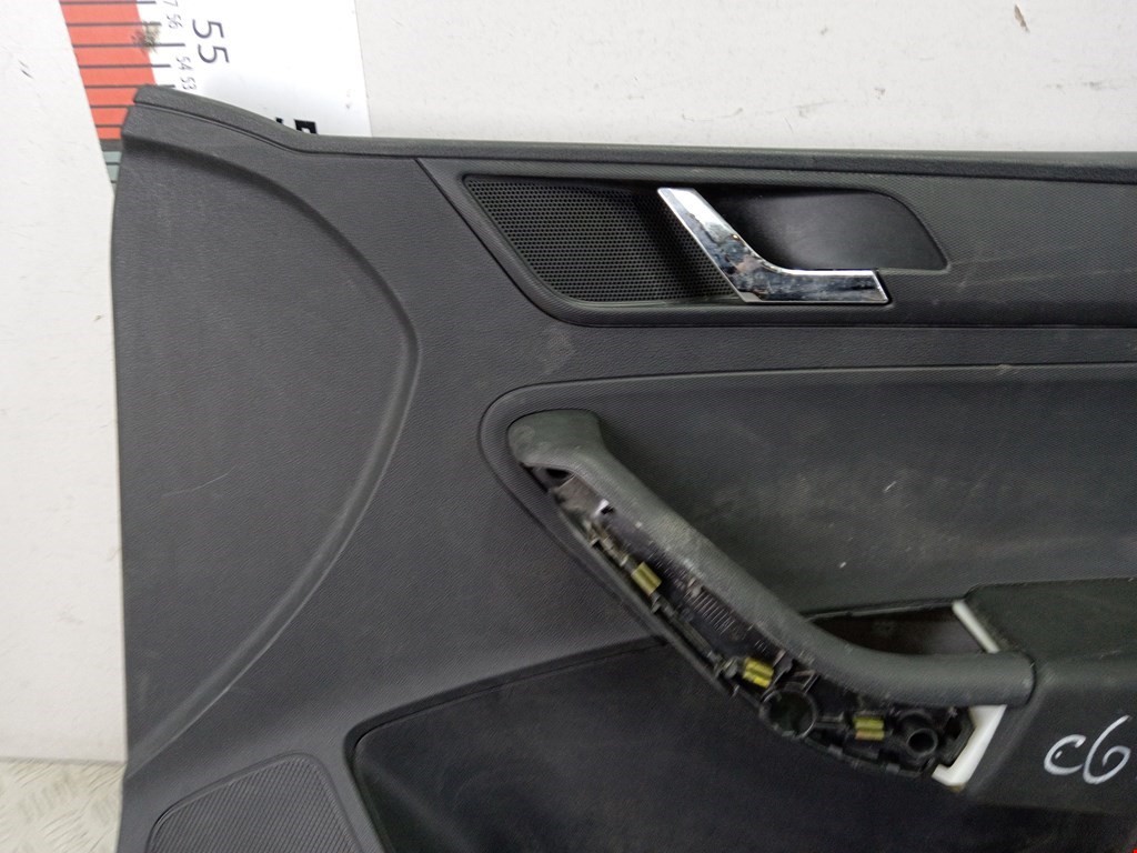 Обшивка двери передняя правая SKODA Rapid 2012-2020