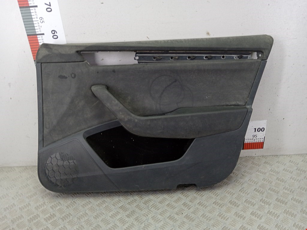 Обшивка двери передняя правая SKODA Superb 2002-2008