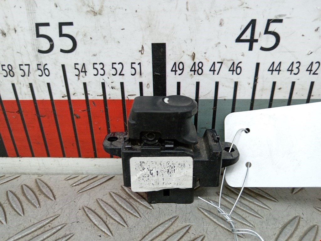 Кнопка стеклоподъемника HYUNDAI Solaris I 2010-2017