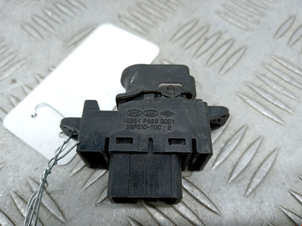 Кнопка стеклоподъемника HYUNDAI Solaris I 2010-2017