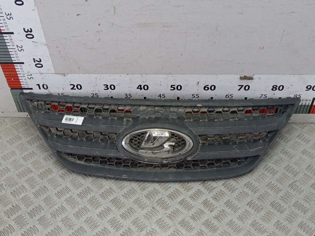 Решетка радиатора Lada Largus (2012-2023)