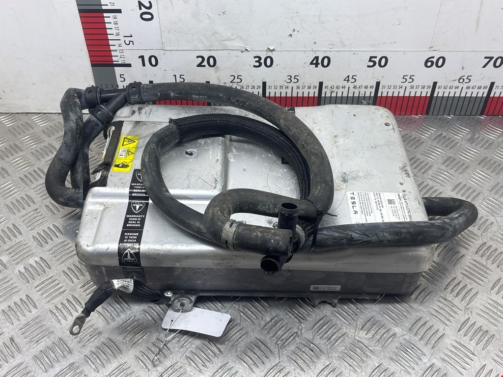 Инвертор (преобразователь напряжения трансформатор напряжения) Tesla Model S (2012-2023)