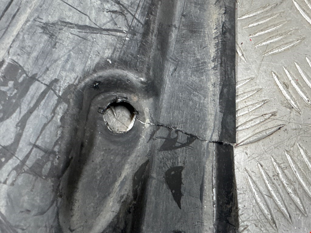 Защита антигравийная AUDI A8 D3 2003-2010