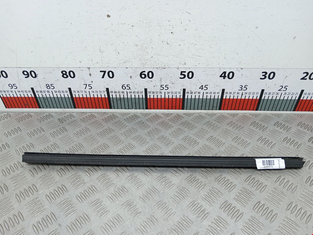 Уплотнитель (внутри) BMW X5 E70 2007-2013