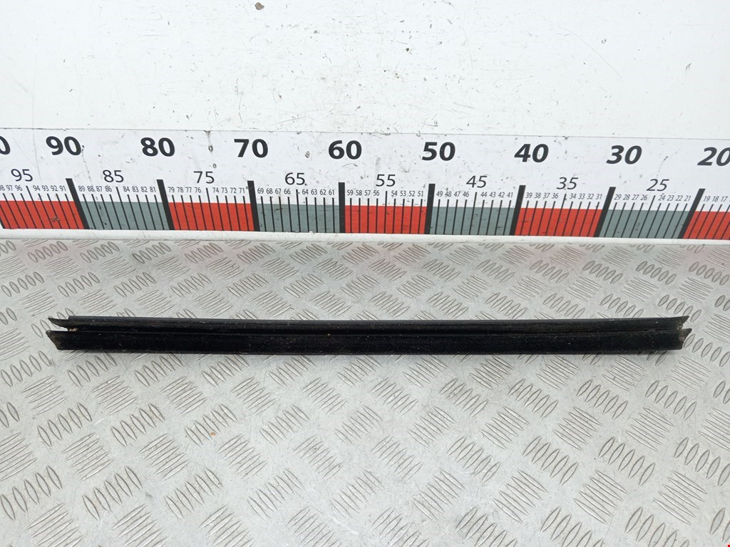 Уплотнитель (внутри) BMW 5er 5 серия E60/E61 2003-2010