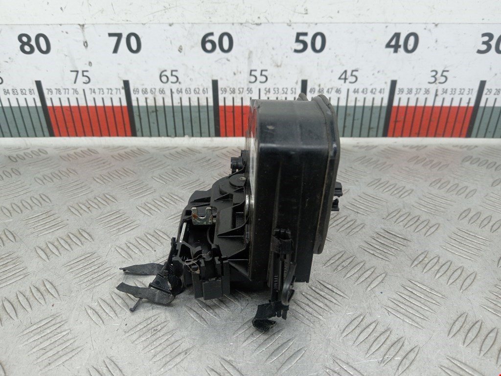 Замок двери передней правой BMW 3er E90/E91 2005-2012