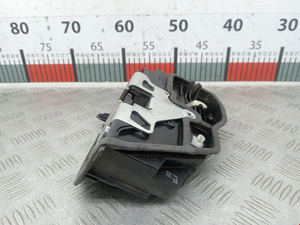 Замок двери передней правой BMW 3er E90/E91 2005-2012
