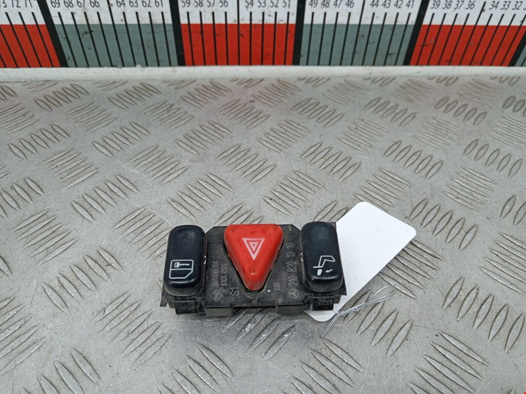 Кнопка аварийной сигнализации (аварийки) MERCEDES-BENZ E-Class W210, S210 1995-2002