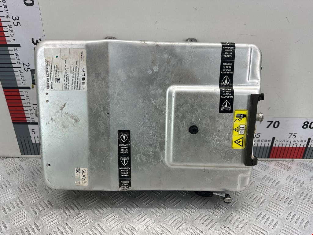 Инвертор (преобразователь напряжения трансформатор напряжения) Tesla Model S (2012-2023)