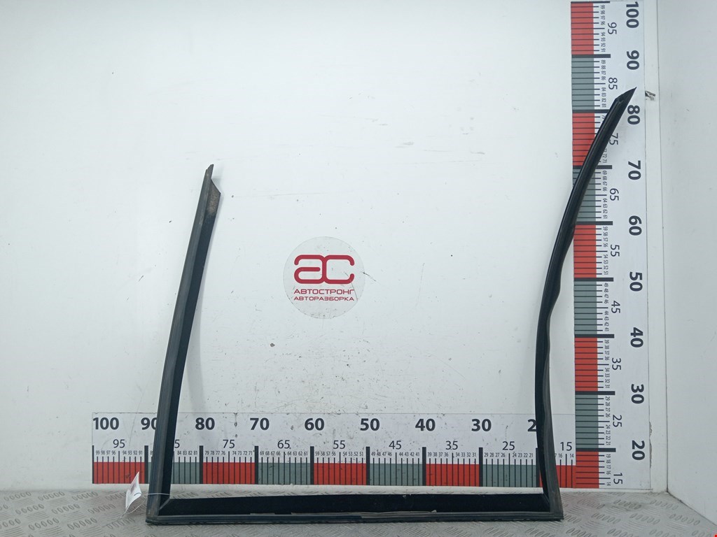 Уплотнитель (внутри) BMW X5 E70 2007-2013