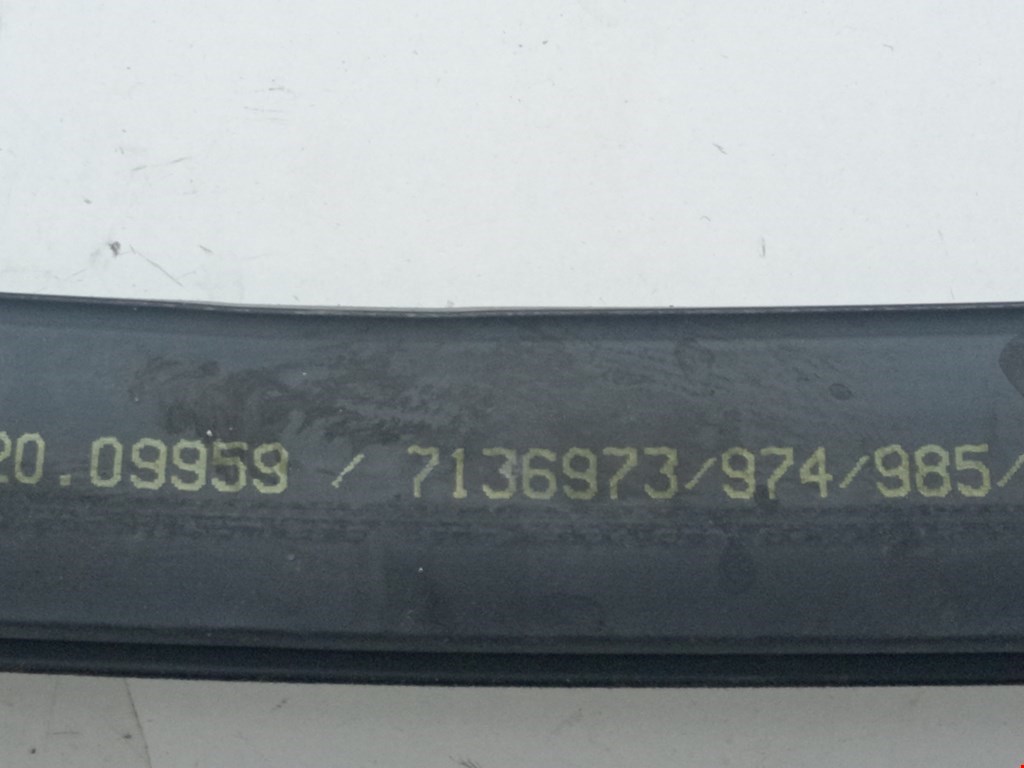 Уплотнитель (внутри) BMW X5 E70 2007-2013