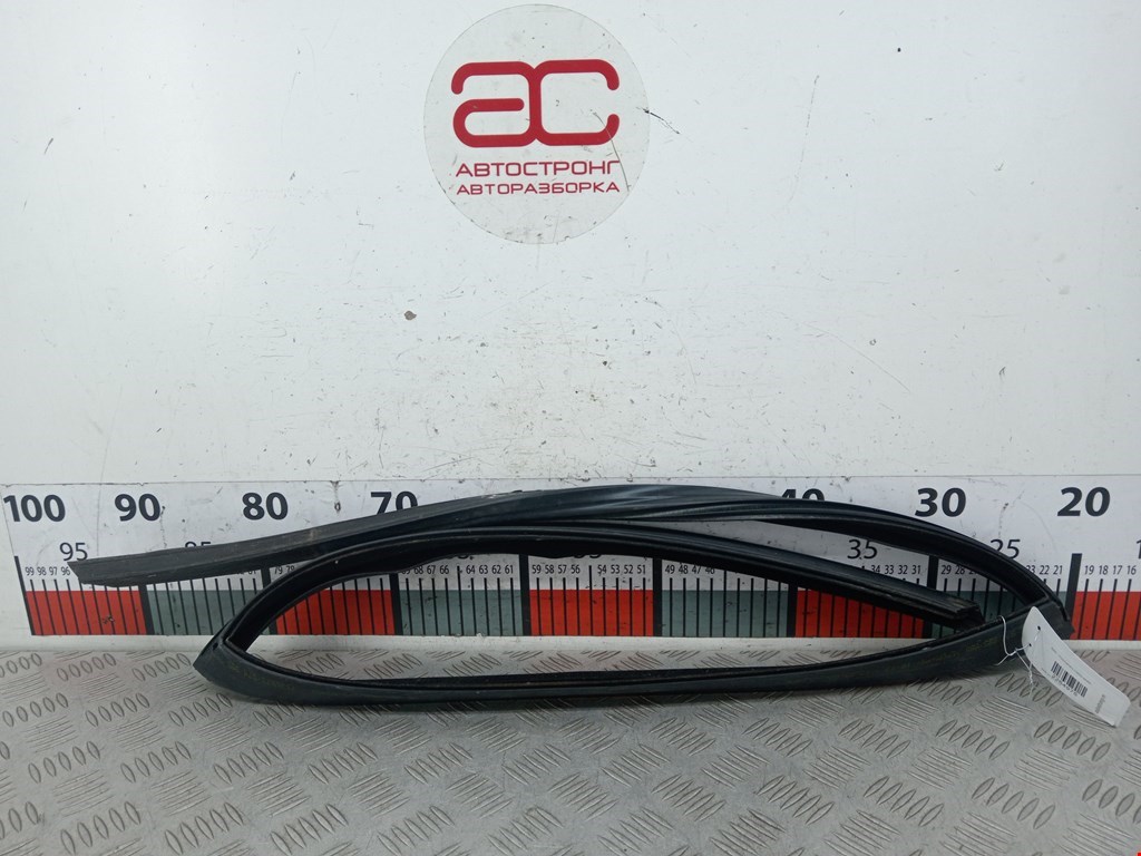 Уплотнитель (внутри) BMW X5 E70 2007-2013