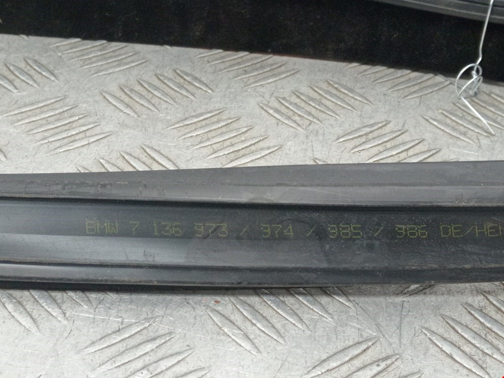 Уплотнитель (внутри) BMW X5 E70 2007-2013