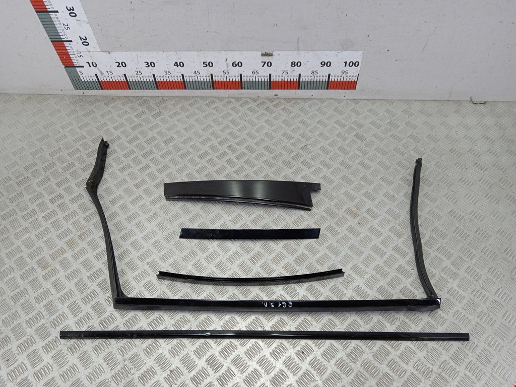 Накладка декоративная (молдинг) стекла двери задней левой BMW 5-Series (E60/E61) (2003-2010)