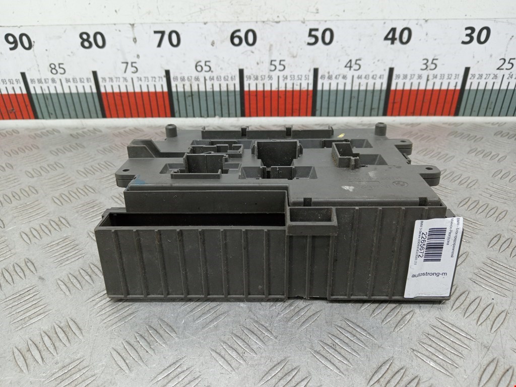 Датчик уровня в бачок омывателя BMW 3er E90/E91 2005-2012