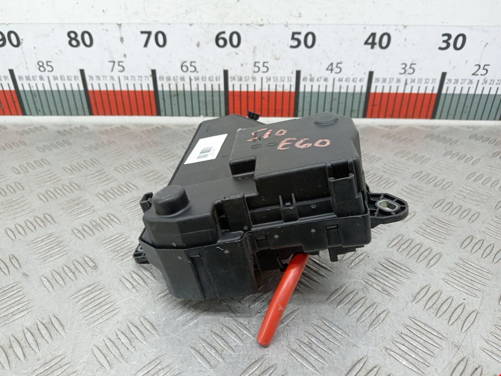 Датчик уровня в бачок омывателя BMW 5er 5 серия E60/E61 2003-2010