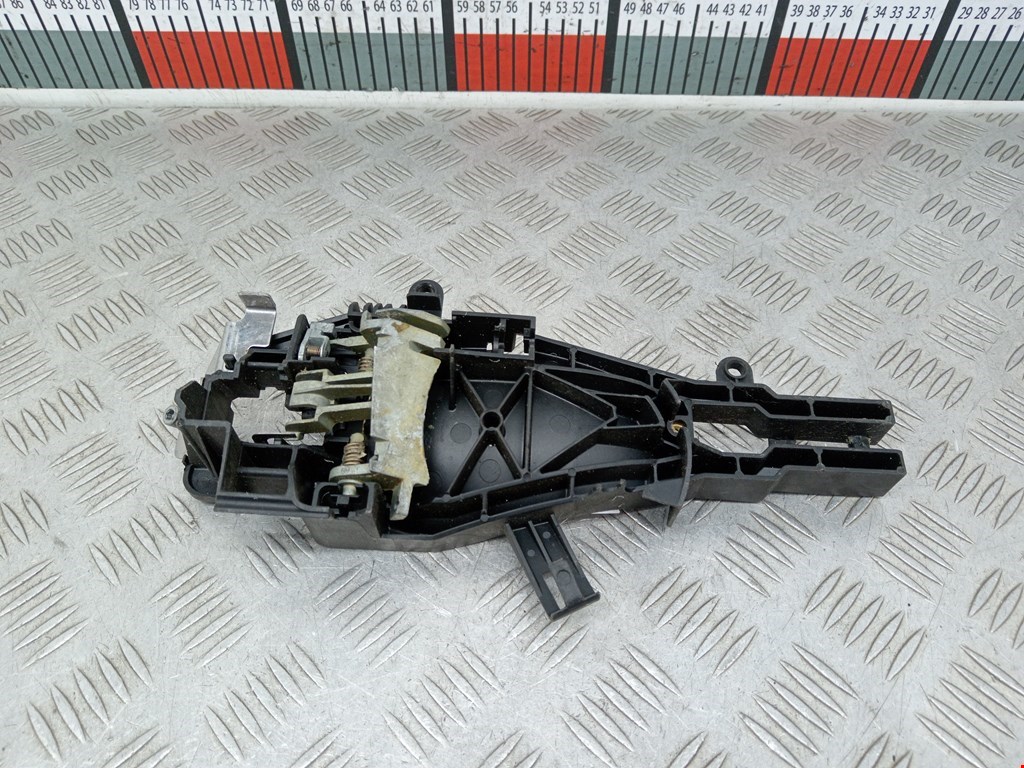 Кронштейн ручки BMW 3er E90/E91 2005-2012