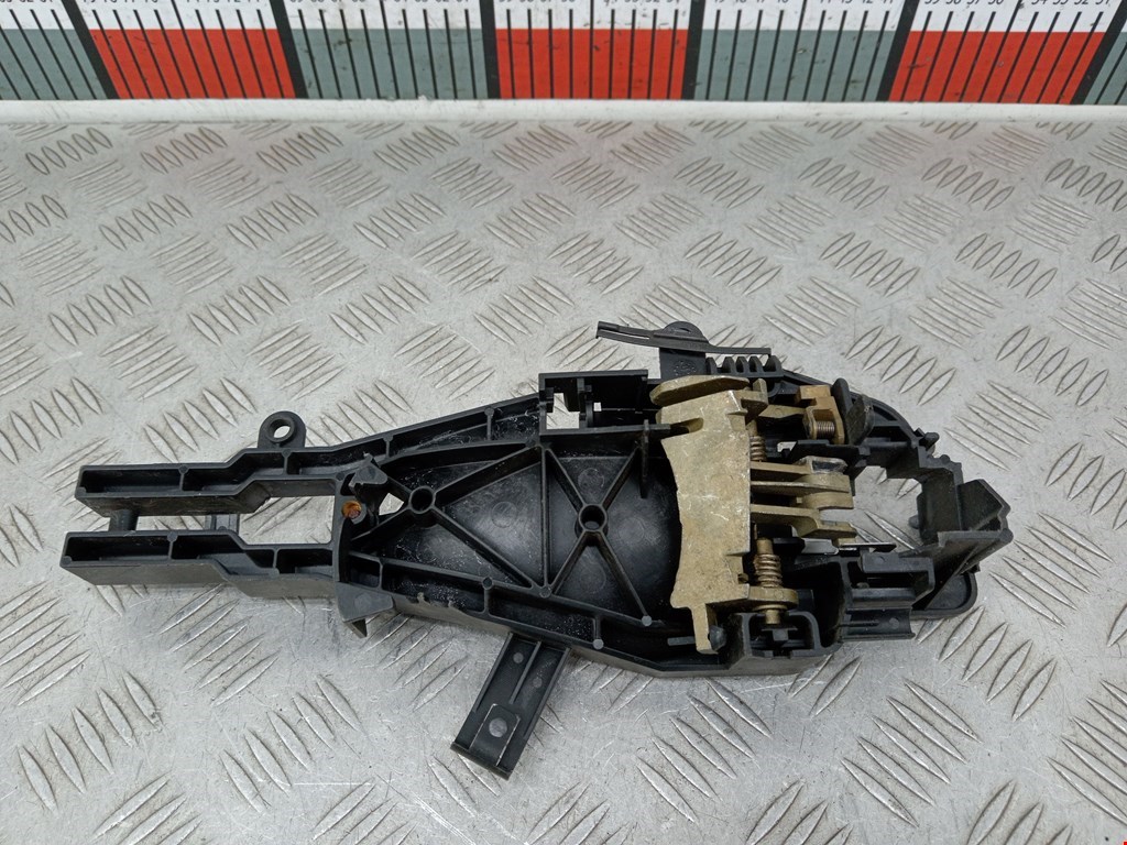 Кронштейн ручки BMW 3er E90/E91 2005-2012