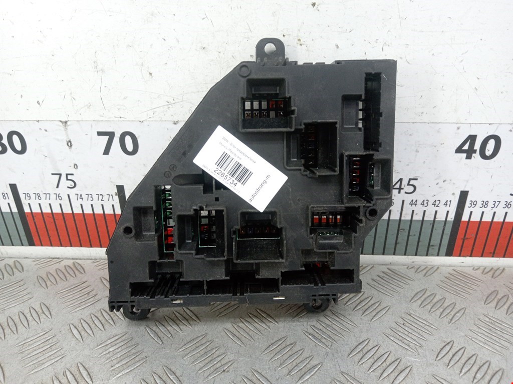 Датчик уровня в бачок омывателя BMW 5er 5 серия F10/F11/F07 2009-2017