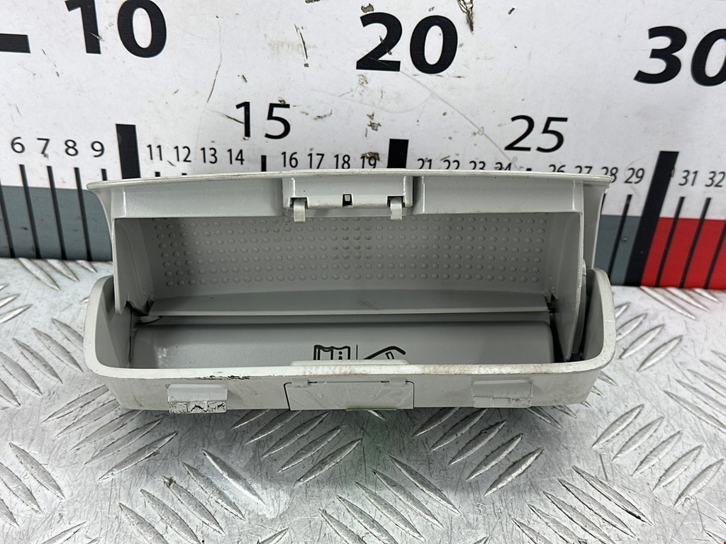 Бардачок VOLKSWAGEN Tiguan 2007-2018