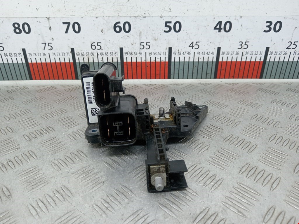 Датчик уровня в бачок омывателя BMW 3er F30/F31/F80 2011-2019