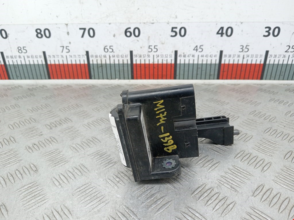 Датчик уровня в бачок омывателя BMW 3er F30/F31/F80 2011-2019