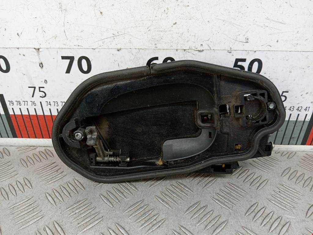 Кронштейн (держатель) ручки двери BMW 5-Series (E60/E61) (2003-2010)