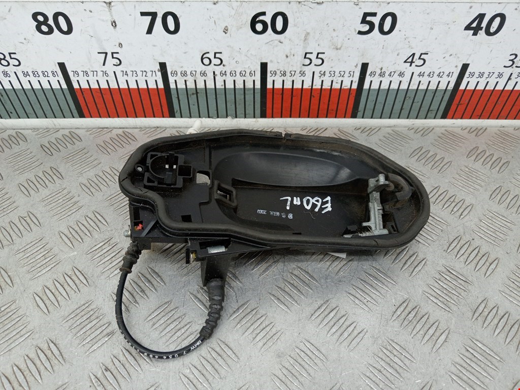 Кронштейн (держатель) ручки двери BMW 5-Series (E60/E61) (2003-2010)