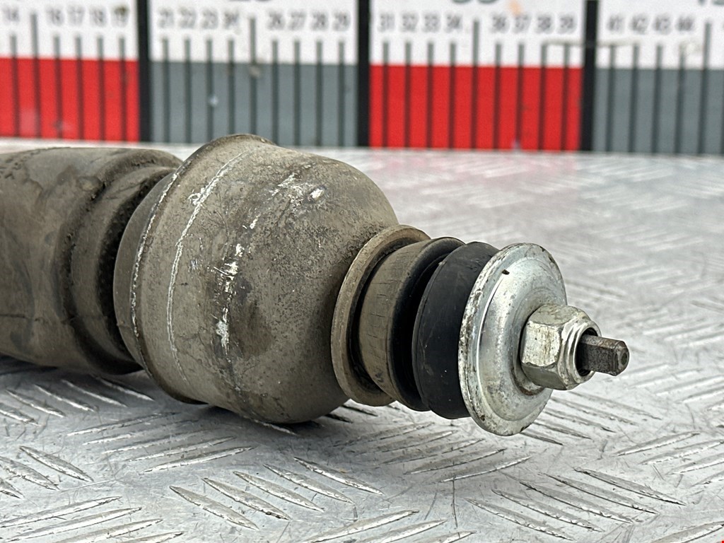 Амортизатор задний левый=правый NISSAN Juke 2010-2019