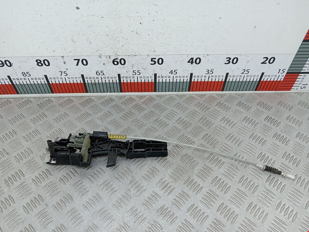 Кронштейн ручки BMW 1er E81\E87 2004-2011