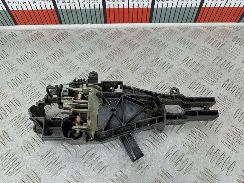 Кронштейн ручки BMW 3er E90/E91 2005-2012