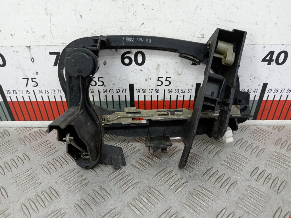 Кронштейн ручки BMW 7er 7 серия E65/E66 2001-2008