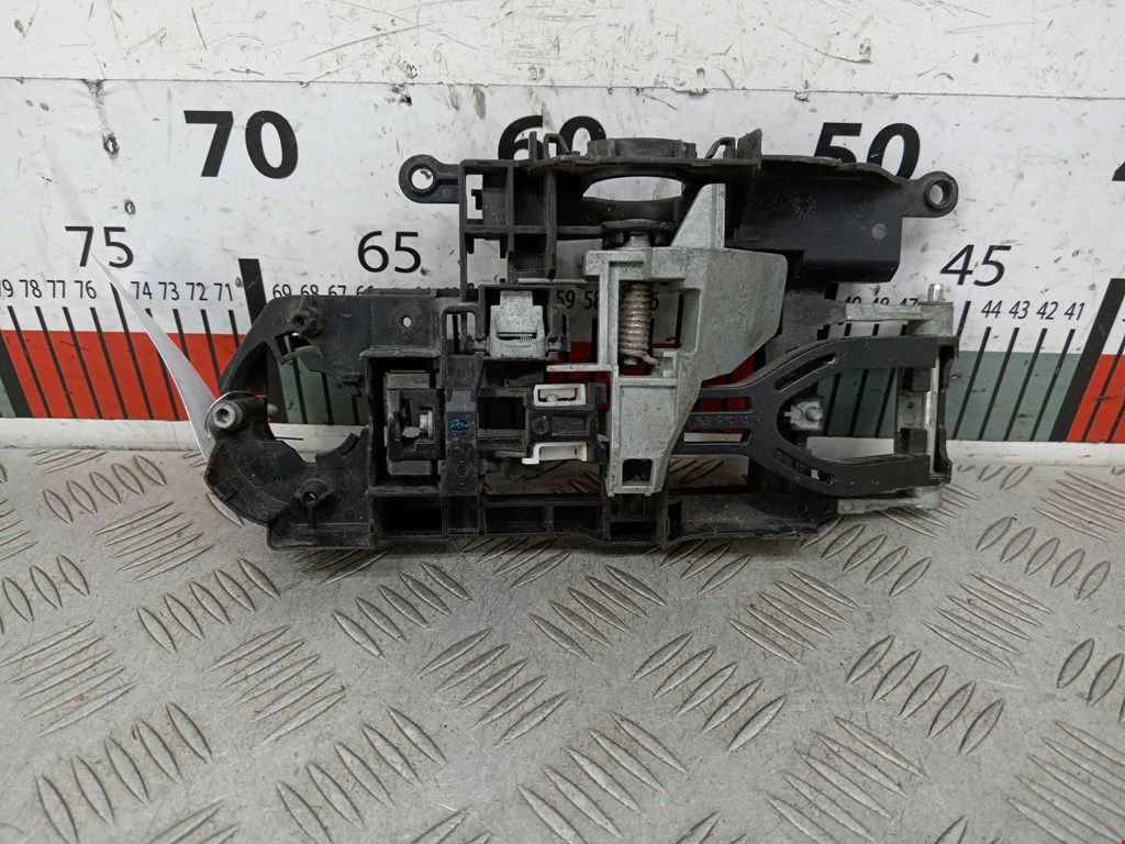 Кронштейн ручки BMW 7er 7 серия F01/F02/F04 2008-2015