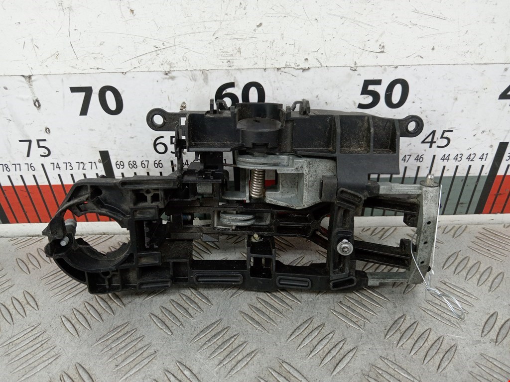 Кронштейн ручки BMW 7er 7 серия F01/F02/F04 2008-2015