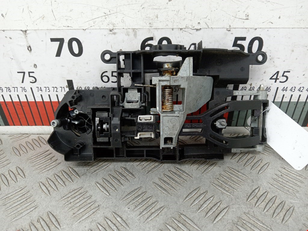 Кронштейн ручки BMW 7er 7 серия F01/F02/F04 2008-2015