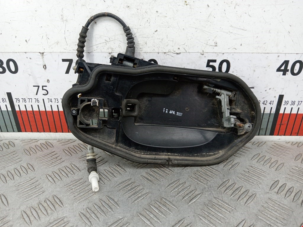 Кронштейн (держатель) ручки двери BMW 5-Series (E60/E61) (2003-2010)