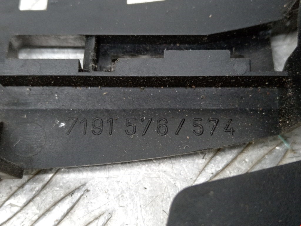 Кронштейн ручки BMW 7er 7 серия E65/E66 2001-2008