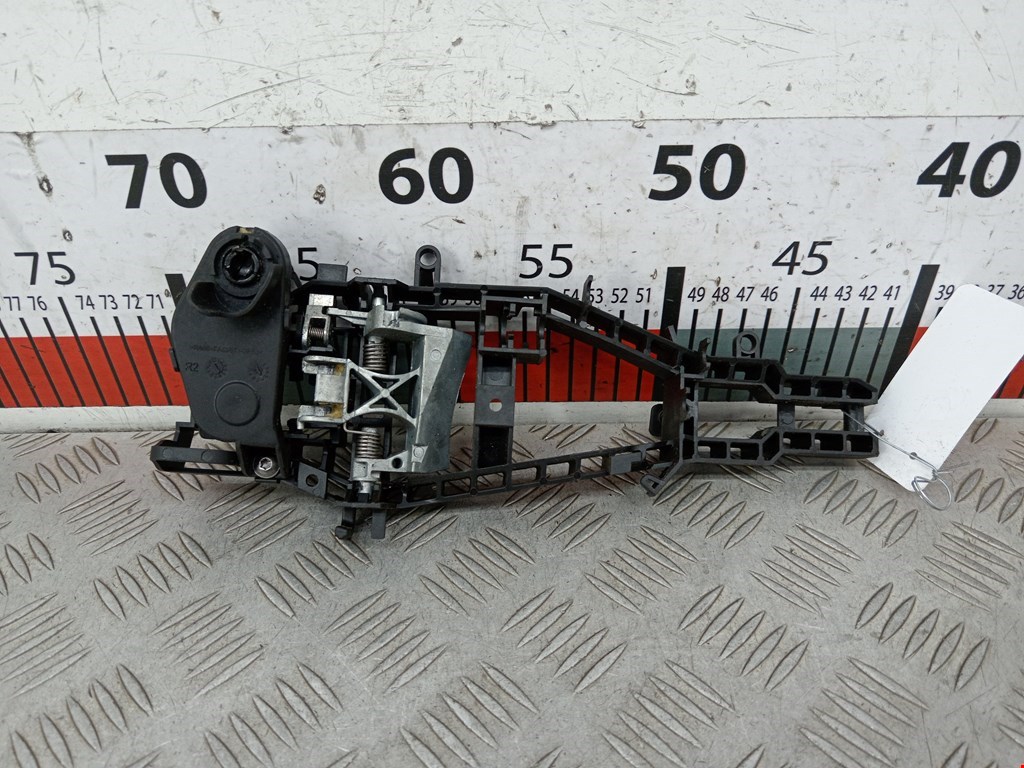 Кронштейн ручки BMW 3er F30/F31/F80 2011-2019