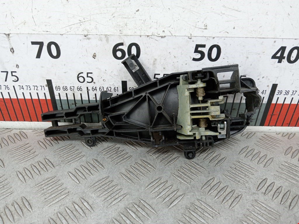 Кронштейн ручки BMW 3er E90/E91 2005-2012