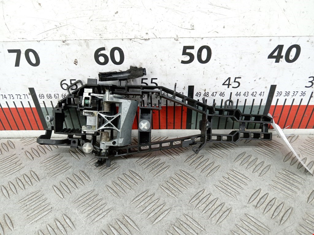 Кронштейн ручки BMW 3er F30/F31/F80 2011-2019