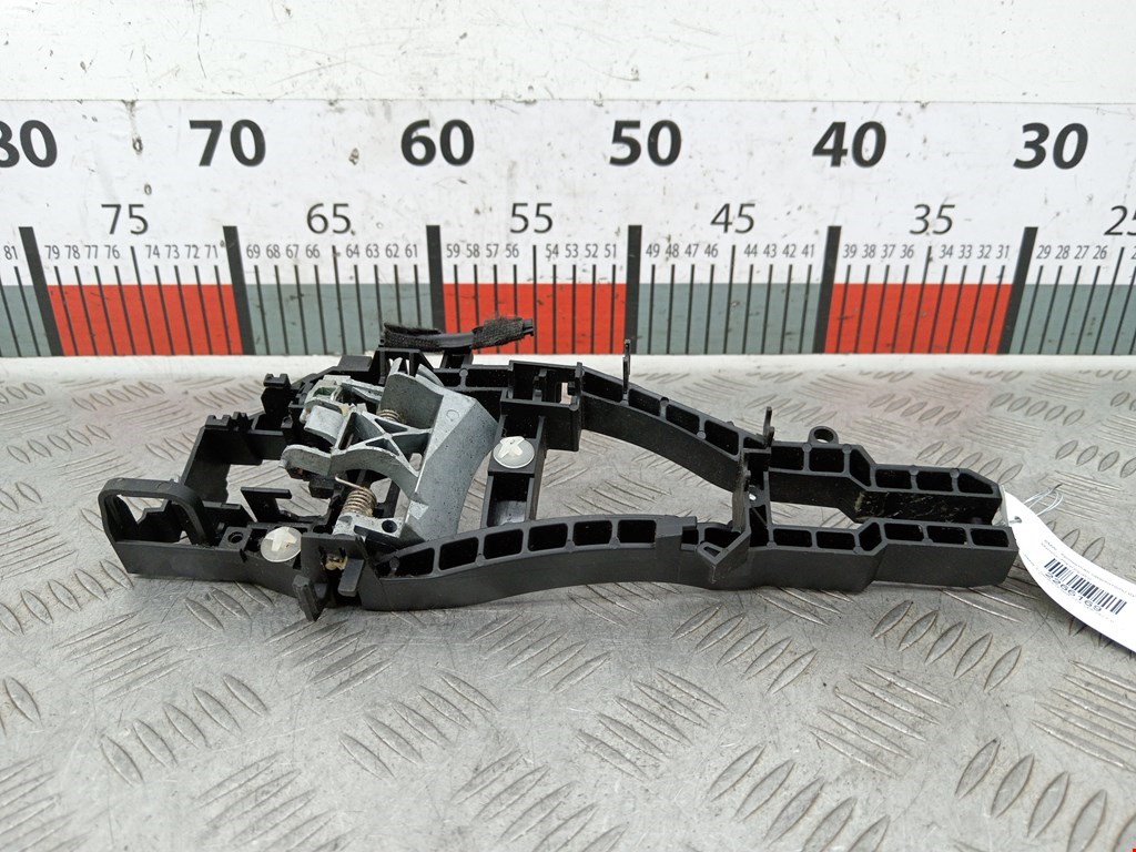 Кронштейн ручки BMW 3er F30/F31/F80 2011-2019