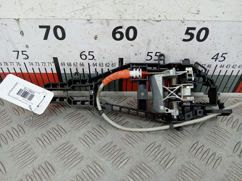 Кронштейн ручки BMW 3er F30/F31/F80 2011-2019