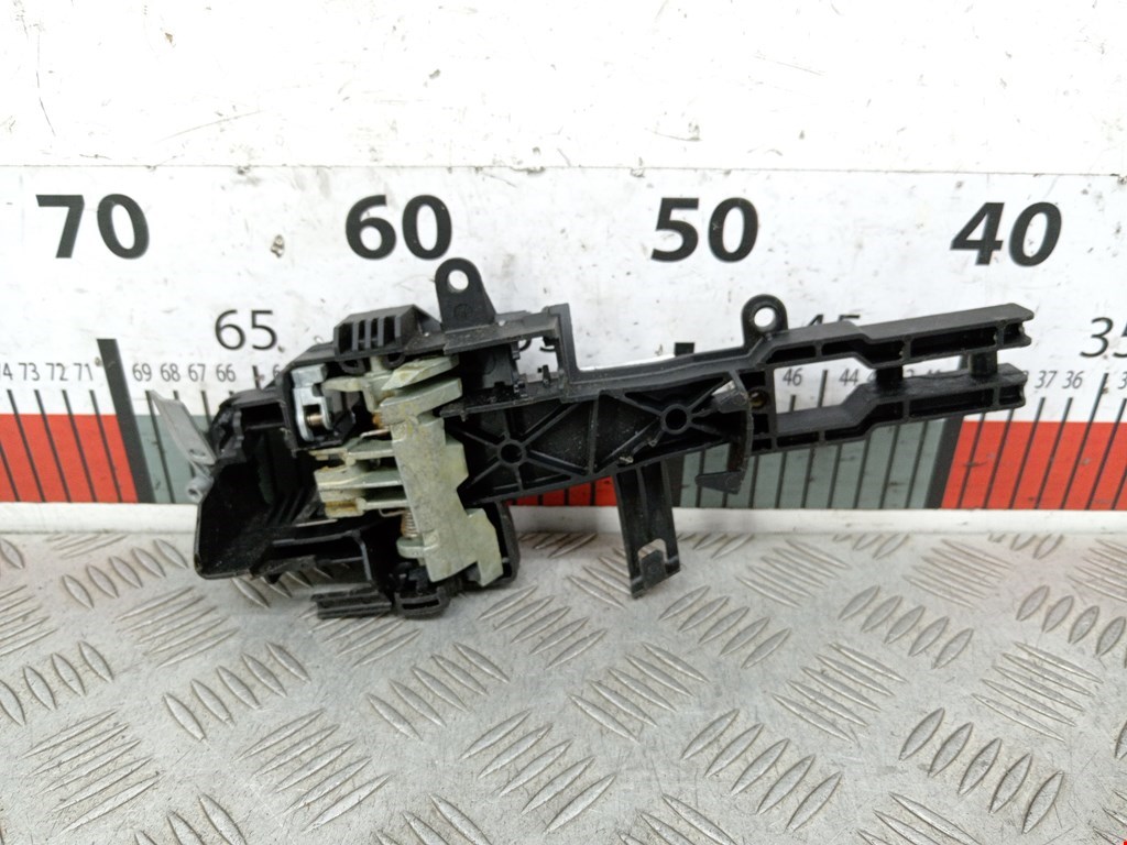 Кронштейн ручки BMW 1er E81\E87 2004-2011