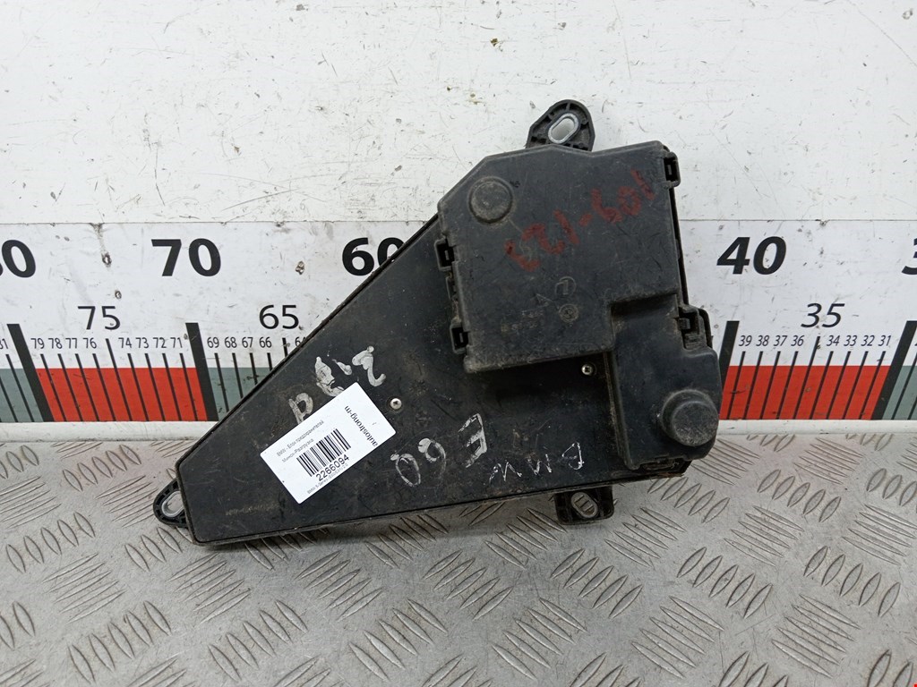 Датчик уровня в бачок омывателя BMW 5er 5 серия E60/E61 2003-2010